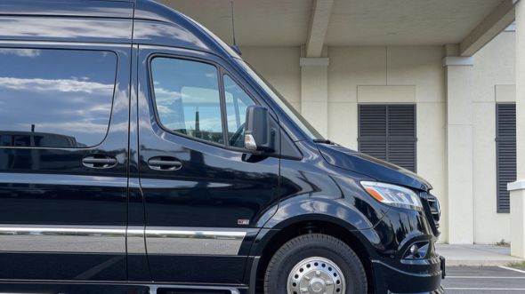 12 passenger sprinter van independence