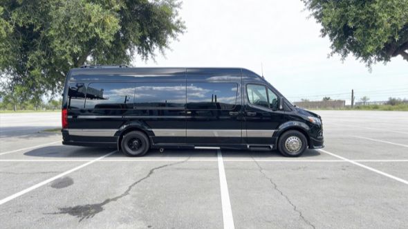 sprinter limousine independence